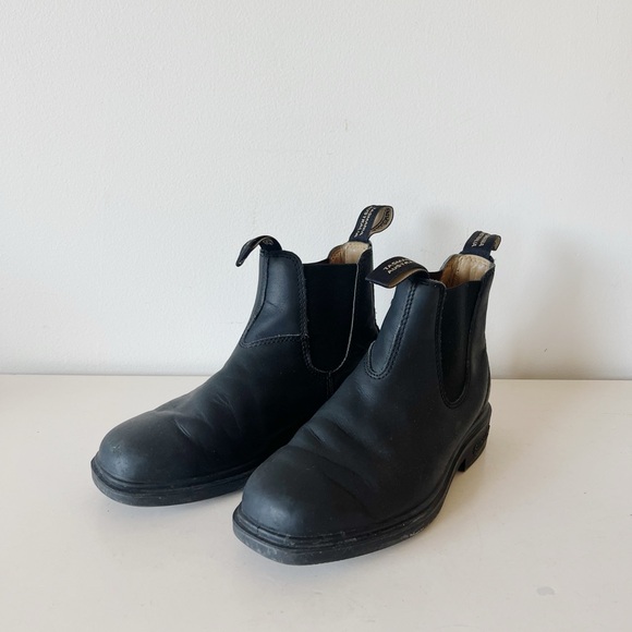 Blundstone Black Chisel-toe Leather Boots | Size 5 - Picture 1 of 5